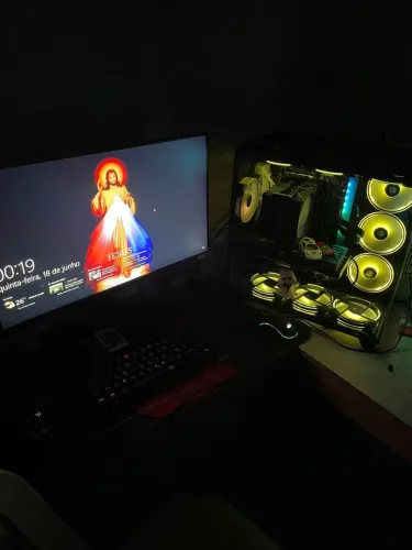 Pc gamer placa de video RX 5700XT, mais informações chama no pv