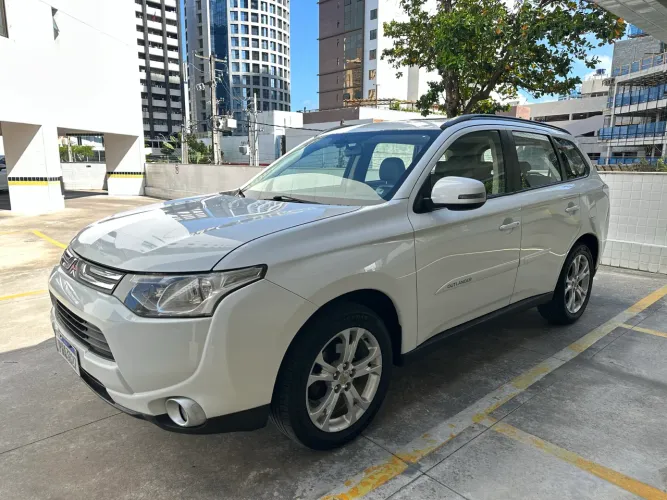 Mitsubishi Outlander 2.0 16V 160cv Aut. 2015