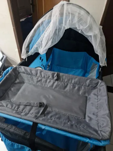 Cercado de bebê com trocador 