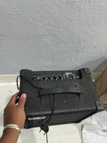 Caixa de som amplificada contra baixo 20w