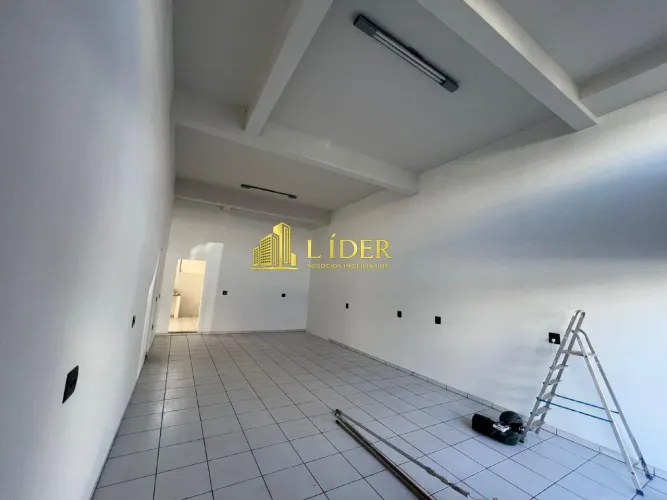 LOJA COMERCIAL NO SANTA MÔNICA