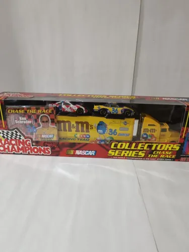 Racing Champions Nascar M&M'S Ken Schrader Transporter