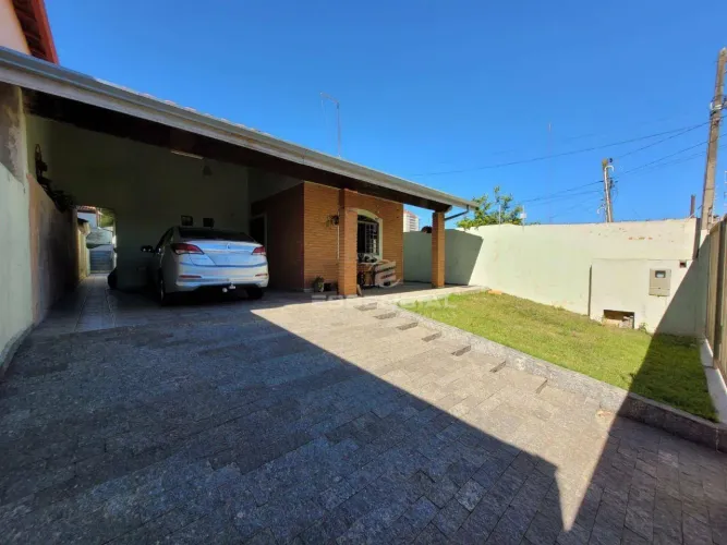 Casa com 4 dormitórios à venda, 220 m² por R$ 850.000,00 - Vila Assumpção - Botucatu/SP