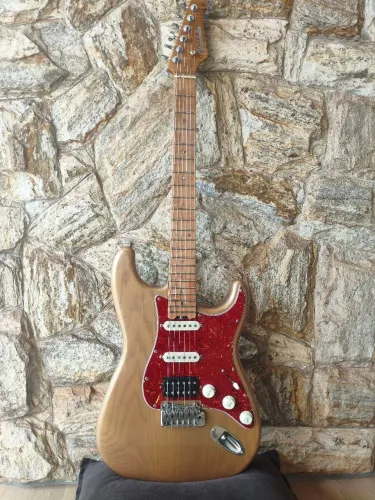 Guitarra Studebaker skywalk custom hss