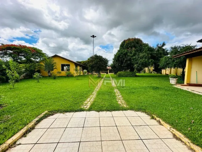 Chácara com 3 dormitórios à venda, 1600 m² por R$ 950.000,00 - Condomínio Chácara Grota Az