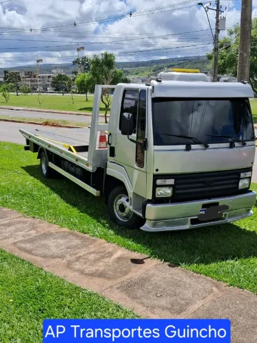 Caminhao GUINCHO plataforma FORD CARGO 814, ano 2000,pneus novos