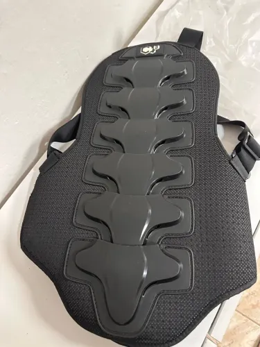 Protetor de coluna cervical articulado para moto e bike
