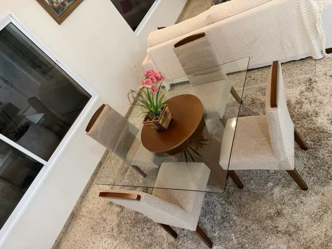 MESA DE JANTAR COM 4 CADEIRAS + GIRATÓRIO