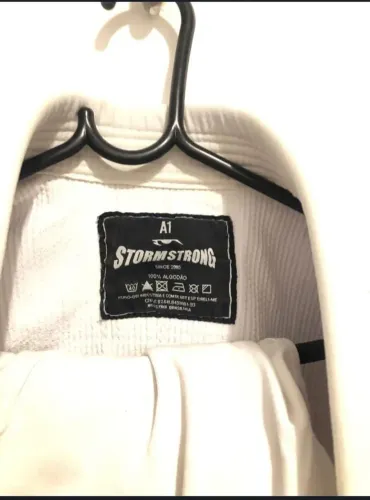VENDO KIMONO A1 + FAIXA<br>Acompanha faixa.