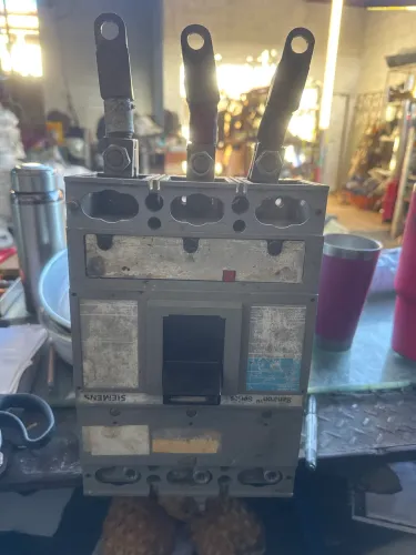 DISJUNTOR TRIFÁSICO INDUSTRIAL SIEMENS (ALTA AMPERAGEM)