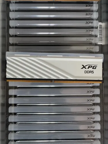 Memória RAM XPG Lancer Blade RGB DDR5 16GB 6000MHz - Branco