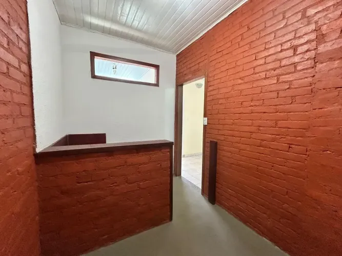 Casa á Venda - Comercial ou Moradia de Esquina no Centro de Taubaté, por R$ 780. - Centro