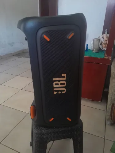 Vendo uma jbl partybox 100 ou troco por uma Boombox
