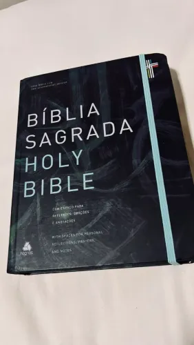 Bíblia bilíngue inglês e português