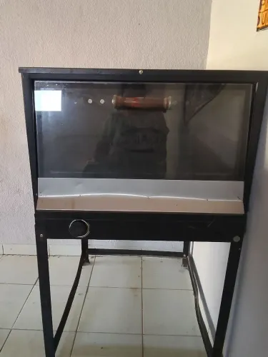 Vende-se forno industrial em Bom estado de uso 