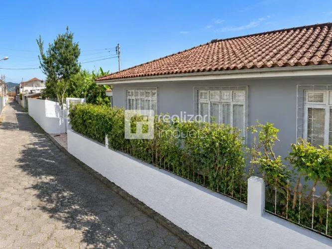 Casa com 3 dormitórios, sendo 1 suíte, no Abraão