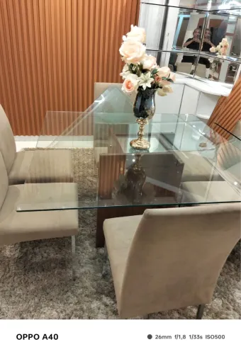 Vendo mesa 6 cadeiras