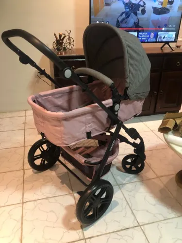 Carrinho de bebê + bebê Conforto + Base para carro