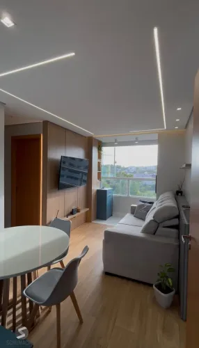 Apartamento com Sacada Churrasqueira com 1 vaga de garagem Av. Protásio Alves