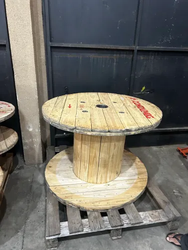 Carretel de madeira