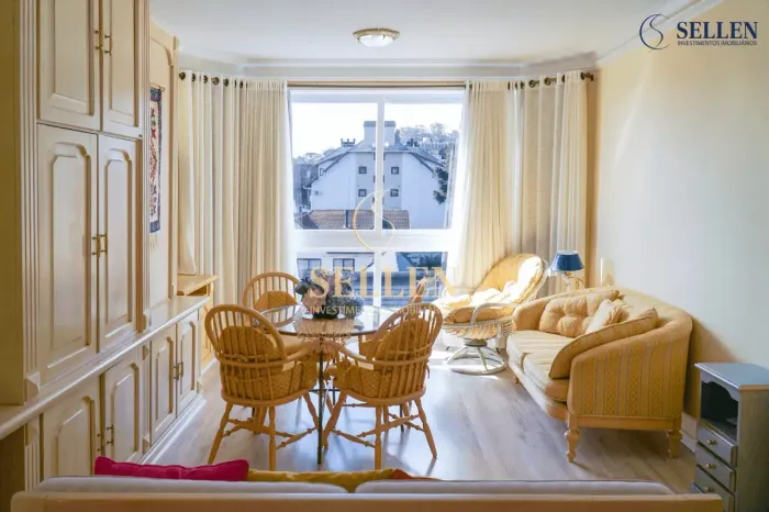 Apartamento à Venda, 2 Dormitórios, Mobiliado, Centro, Gramado, RS