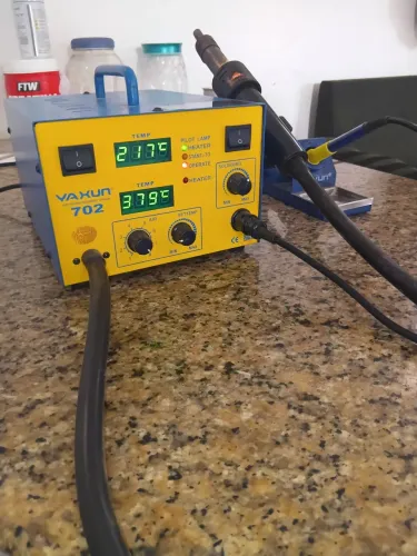 Estação de solda e retrabalho Yaxun 702