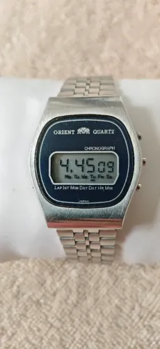 Orient Quartz Digital Chronograph vintage.