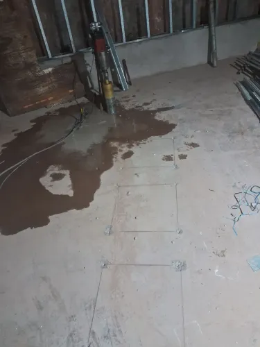 FUROS EM LAJE DE CONCRETO 