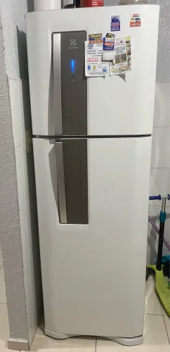 Geladeira duas portas Electrolux 