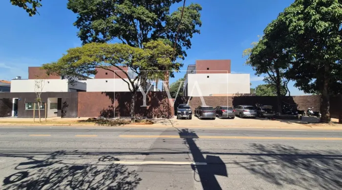 Casa em condomínio de alto padrão à venda no Jardim das Paineiras do Morumbi - ao lado do