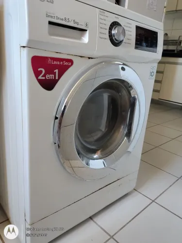 LG lava e seca com defeito no rolamento.