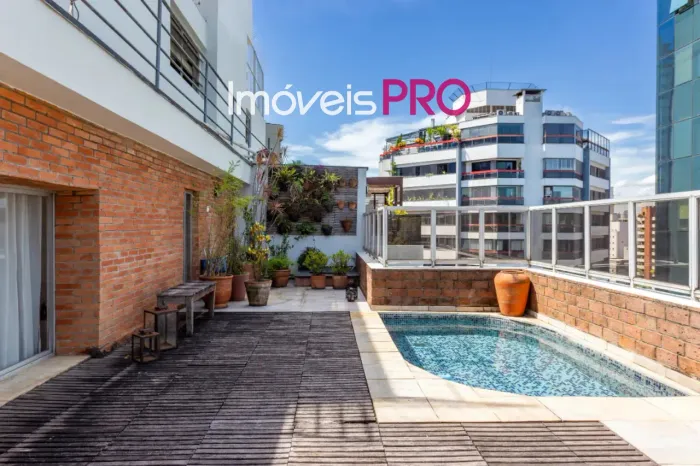 Cobertura duplex com 173m2 com 3 dorm, sendo 1 suite e 2 vagas no Itaim