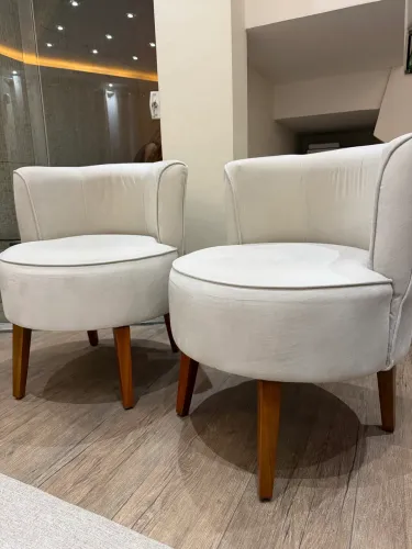 Poltrona cinza claro 2 unidades novas 8 meses de uso! 