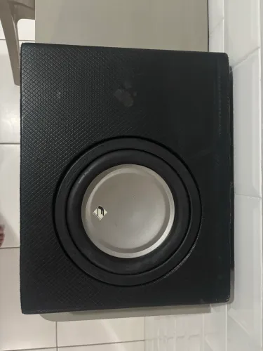 Caixa Subwoofer automotiva FALCON.