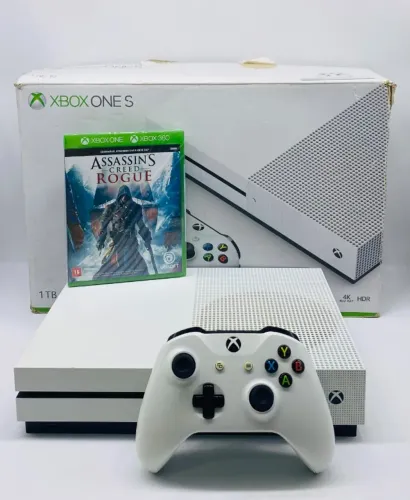 Xbox One S Branco 1TB Usado Com Caixa + Assassins Creed Rougue Novo