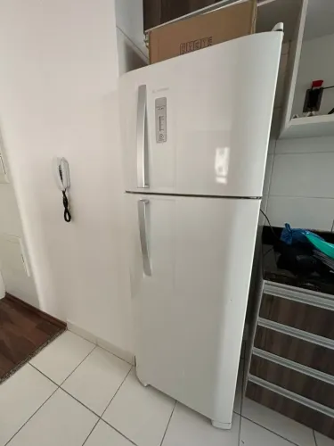 Geladeira Electrolux DF36A 310 litros