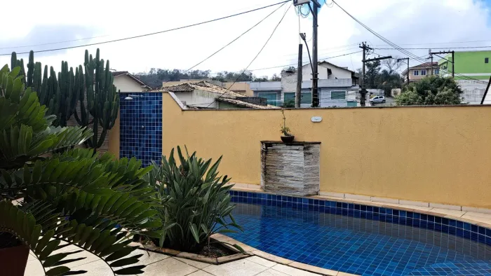 Pertinho da RJ106 - Casa Duplex - Júlia Deberg