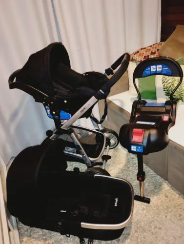 Carrinho de bebe + bebê conforto + Base com isofix