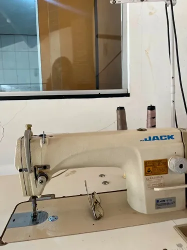 Máquina de Costura Industrial JACK JK-8720 - Excelente Estado