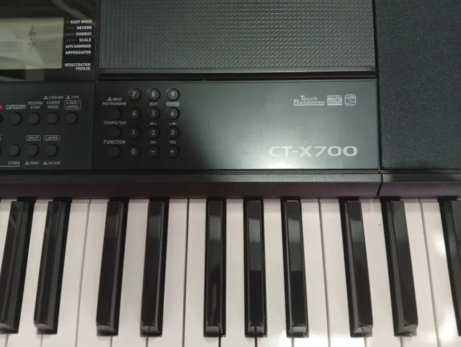 TECLADO CASIO CT-X 700 CONSERVADO