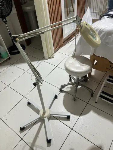 Lupa com led