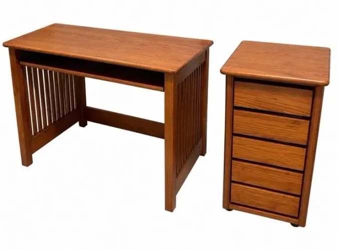 Mesa e gaveteiro de madeira 