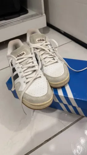 Vendo tênis semi novo