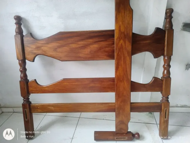 Cama de casal de madeira c/colchão 