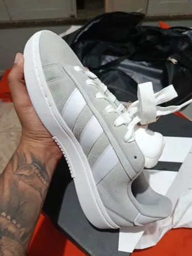 Adidas court