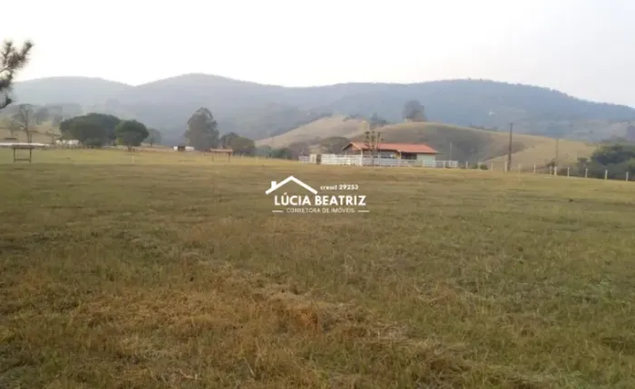 Belo sítio (Haras) no Sul de Minas, cidade de Baependi, com 13 hectares, 100 % plano 