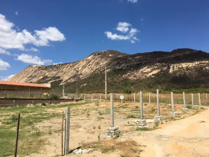 Terreno 745m2 - Na Av. Antônio de Lima (av. acesso à Serra do Lima)