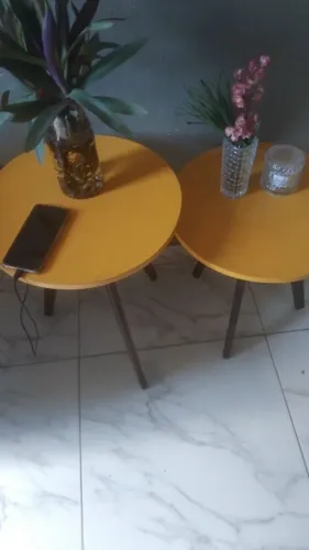 Vendo 3 mesinha de quanto em excelente estado
