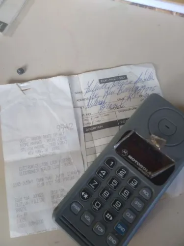 Vendo Celular antigo, produto para colecionadores. Com nota fiscal comprado em NovaYork