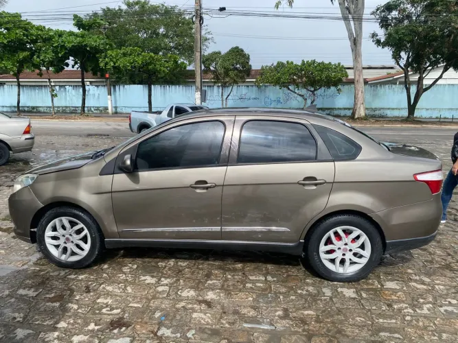 Fiat Grand Siena Essence 1.6 Flex 16V 2014